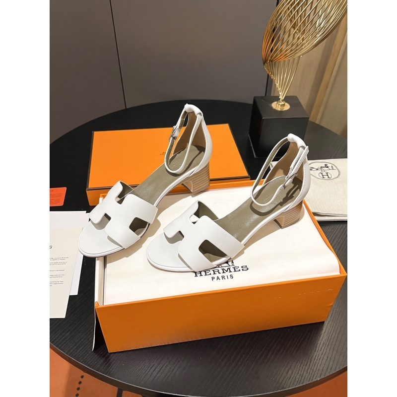 H**mes sandals